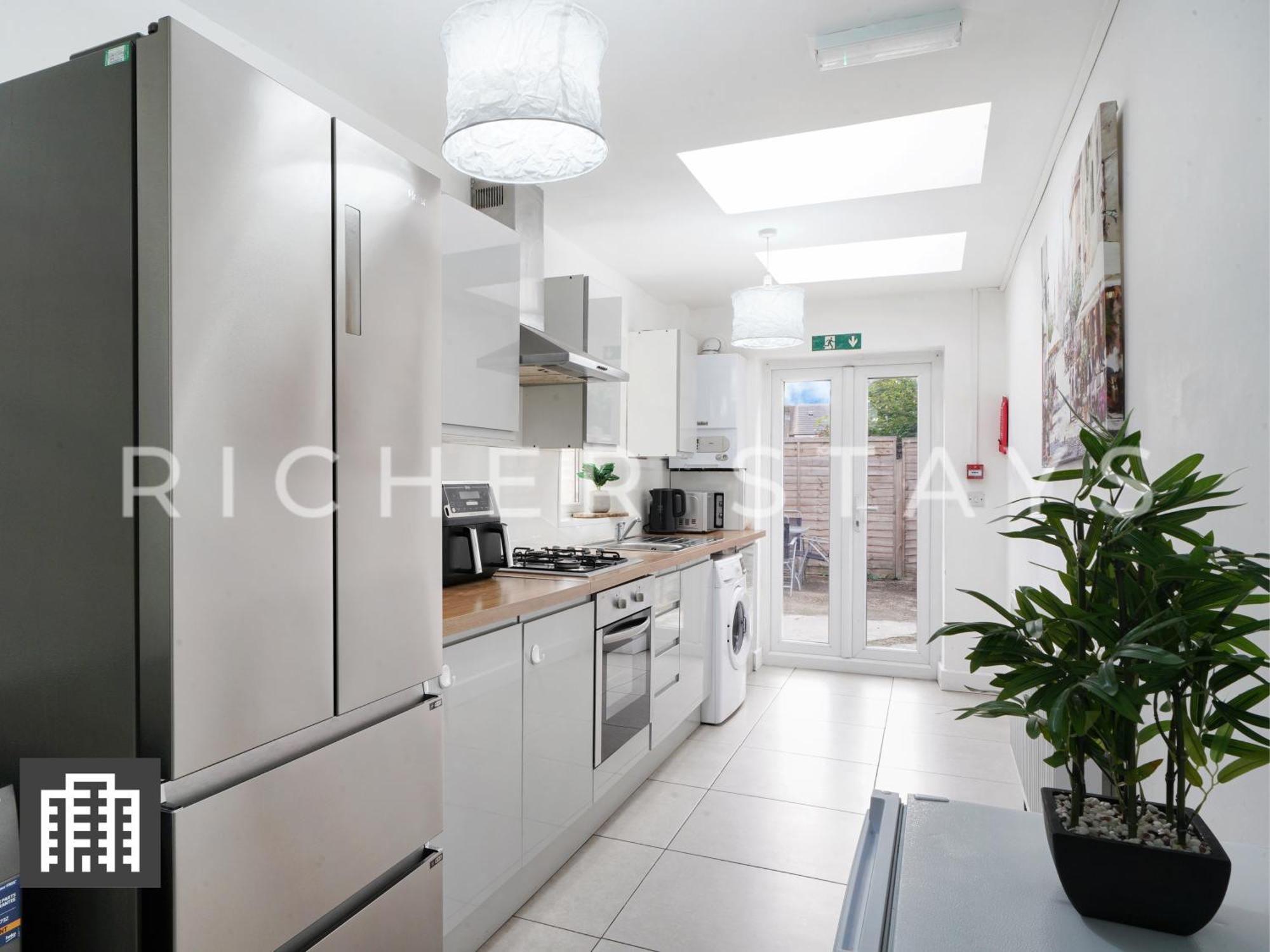 Large Home For Contractors & Families - Garden & Amenities Londra Esterno foto